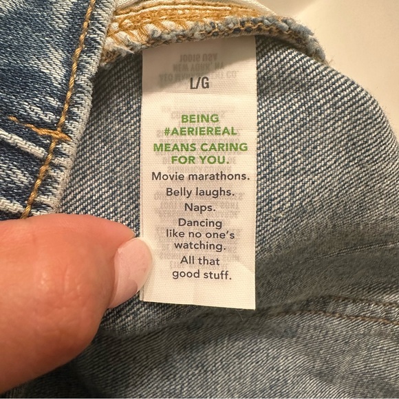 Aerie Blue Jean Shorts with Distressed Hem Size L (NWT) - Picture 5 of 9